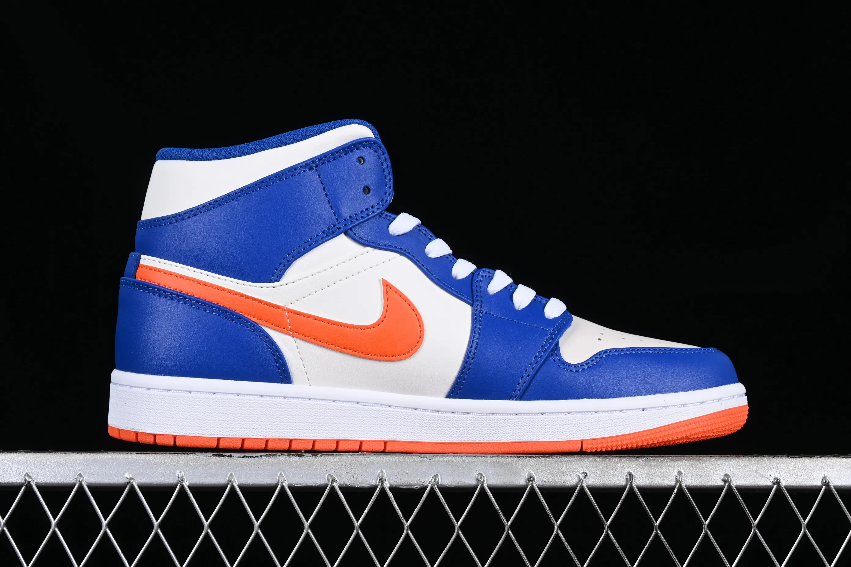 All categories Air Jordan Jordan series basketball shoes Air Jordan 1 Mid G version pure original Air Jordan 1 Mid AJ1 Joe 1 Knicks white blue orange mid-top cultural casual sneakers FD1029-400
